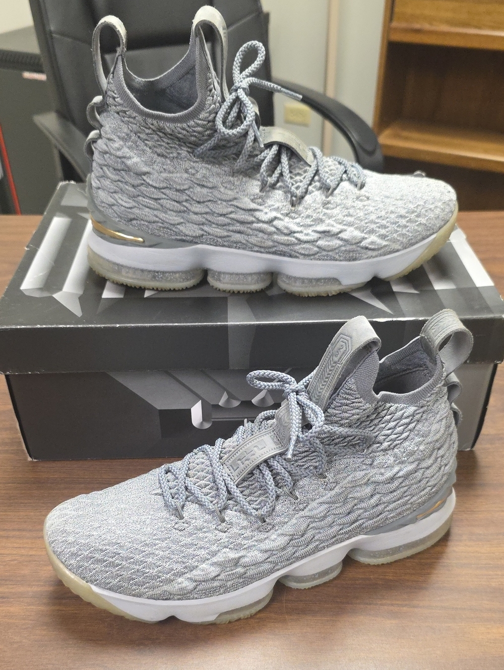 Nike Lebron 15 City Edition Wolf Grey/Metallic Gold 897648-005 Men's 11